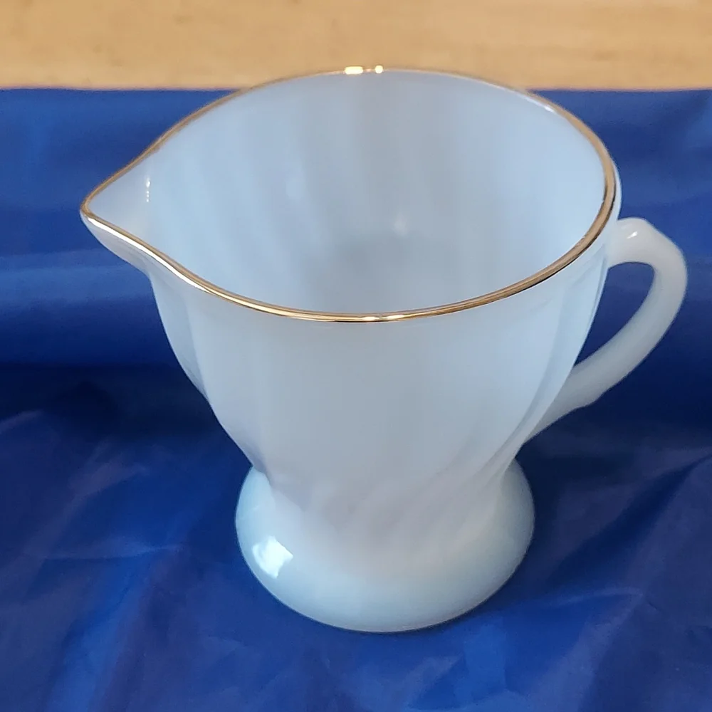 Anchor Hocking Fire King White Swirl Gold Trim Sugar Bowl & Creamer